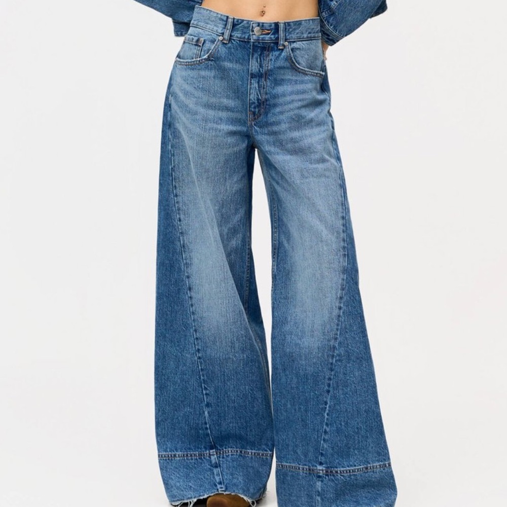 Super Wide Leg Jeans With Back Belt Loops